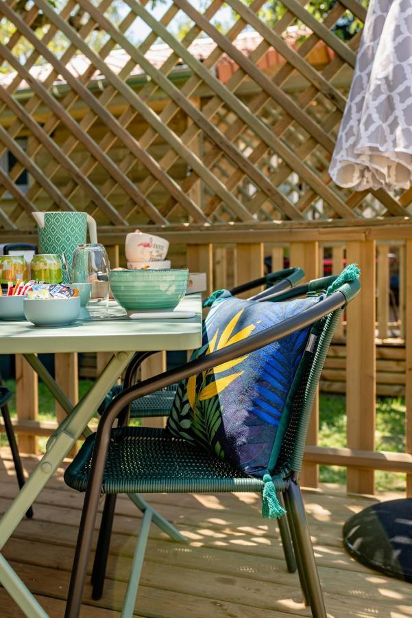 Les Minis Homes Du Bugey - Eco-Lodge Nature ,Un Refuge En Hyper Centre アンベリュー・アン・ビュジェイ エクステリア 写真