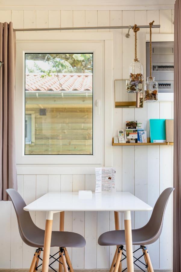 Les Minis Homes Du Bugey - Eco-Lodge Nature ,Un Refuge En Hyper Centre アンベリュー・アン・ビュジェイ エクステリア 写真